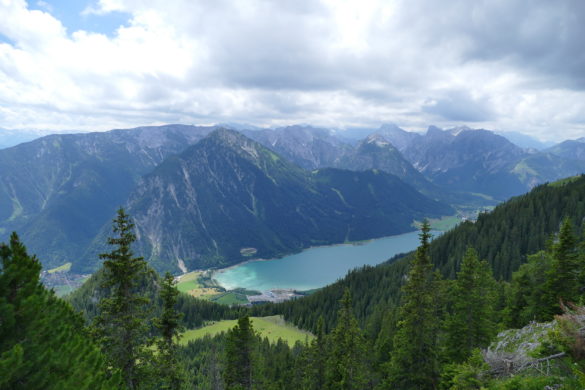 Pohled na část jezera od chaty Erfurter Hütte